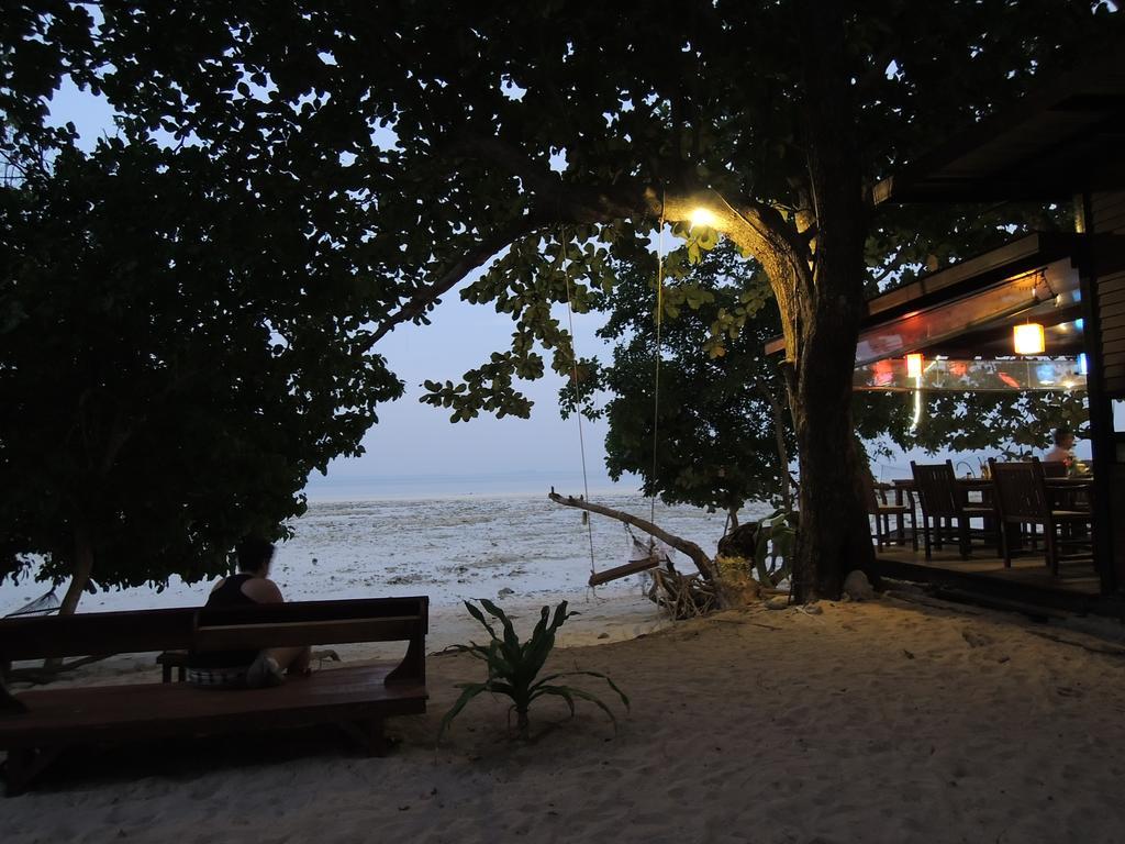 Coral Garden Resort Koh Kradan Exterior photo